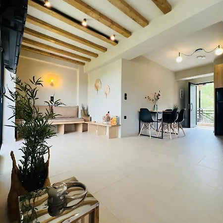 Athilia 4* نِكيانا