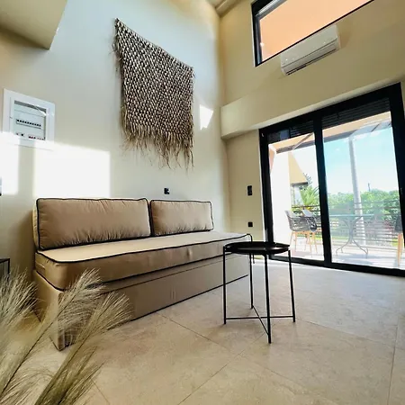 Athilia شقة فندقية 4*