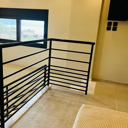 Athilia 4* نِكيانا