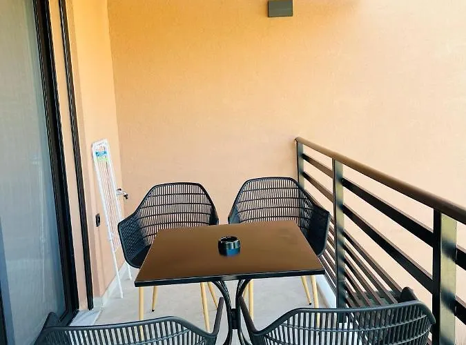 Apartahotel Athilia Nikiana